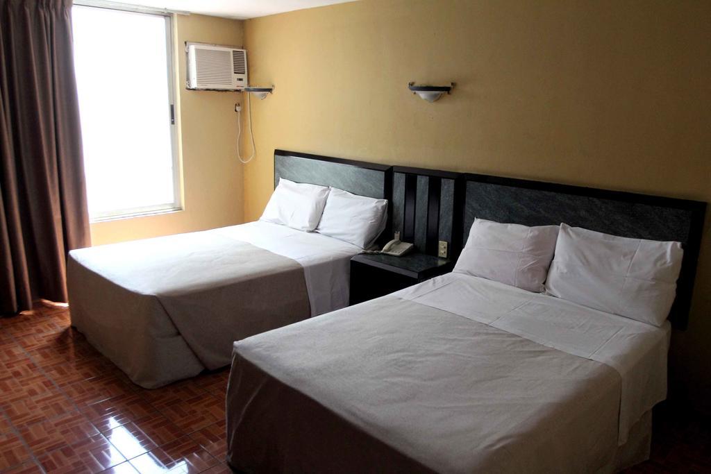 Hotel Universo غوادالاجارا الغرفة الصورة